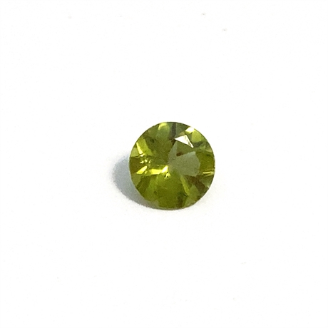 0.66ct Round Peridot Faceted Loose Gemstone 5.6mm